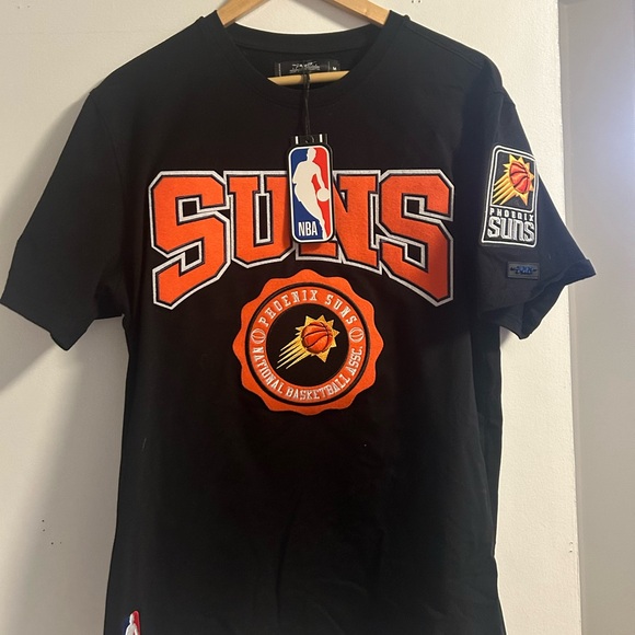 Suns t shirt
Nba 
Neuf jamais porté - Picture 2 of 2
